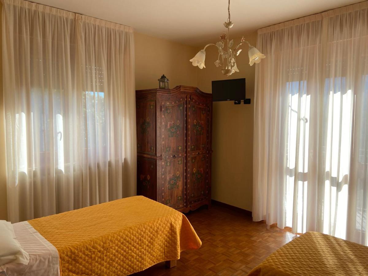 Bed and Breakfast La Via Del Sole Суза Екстер'єр фото