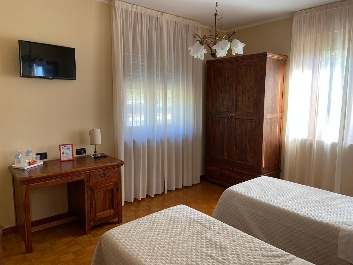 Bed and Breakfast La Via Del Sole Суза Екстер'єр фото