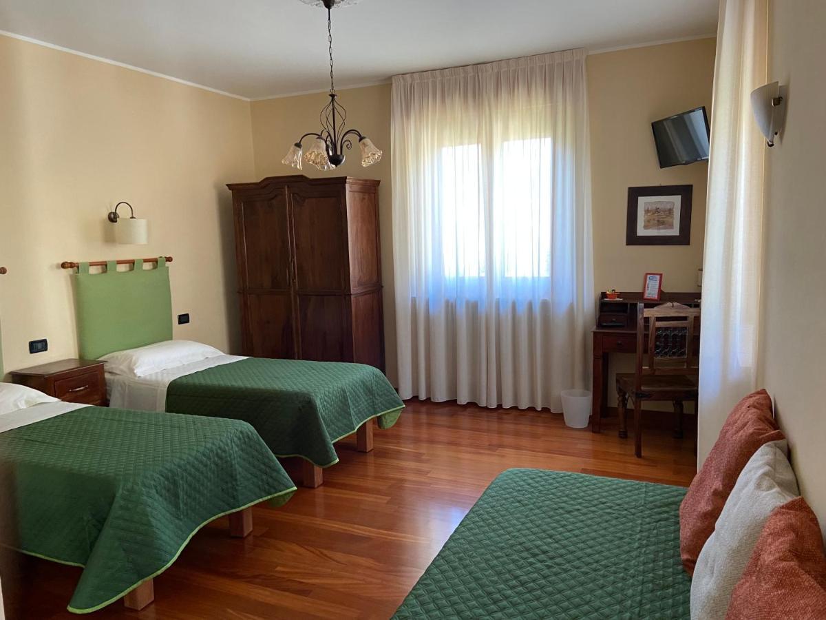 Bed and Breakfast La Via Del Sole Суза Екстер'єр фото