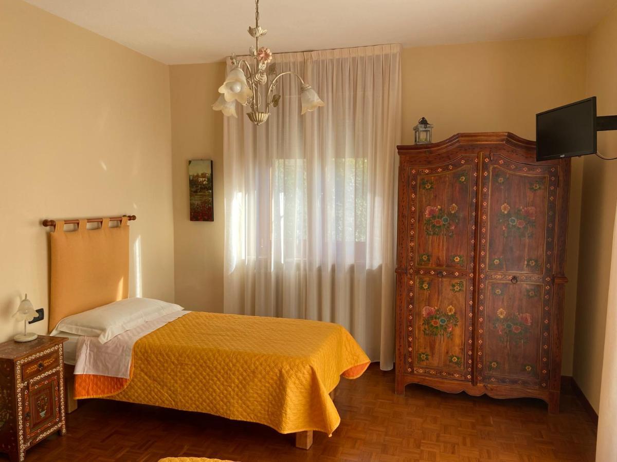 Bed and Breakfast La Via Del Sole Суза Екстер'єр фото