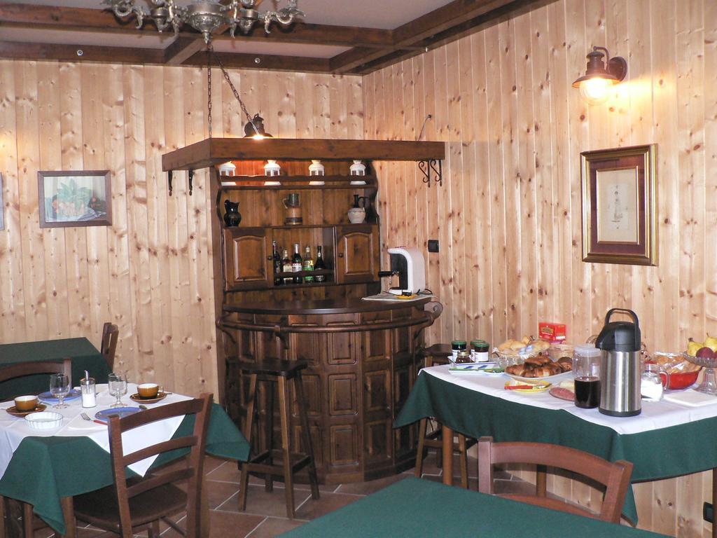 Bed and Breakfast La Via Del Sole Суза Екстер'єр фото