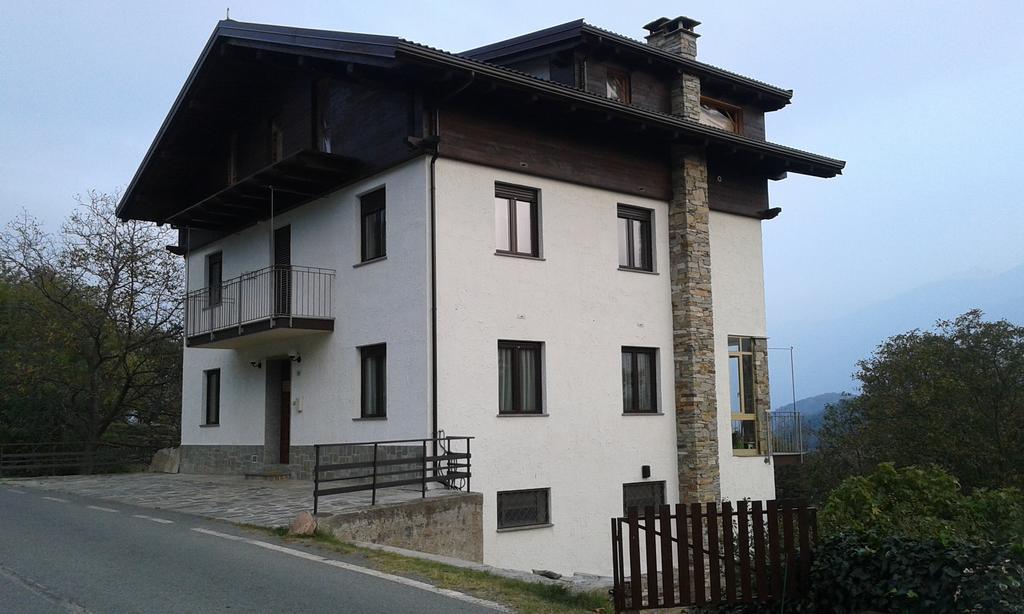 Bed and Breakfast La Via Del Sole Суза Екстер'єр фото
