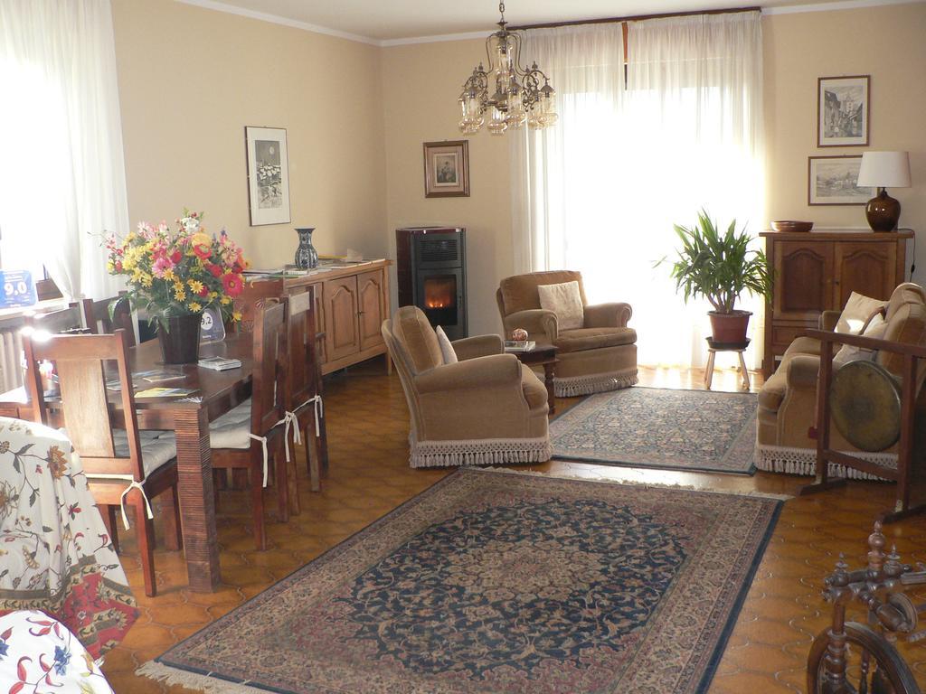 Bed and Breakfast La Via Del Sole Суза Екстер'єр фото