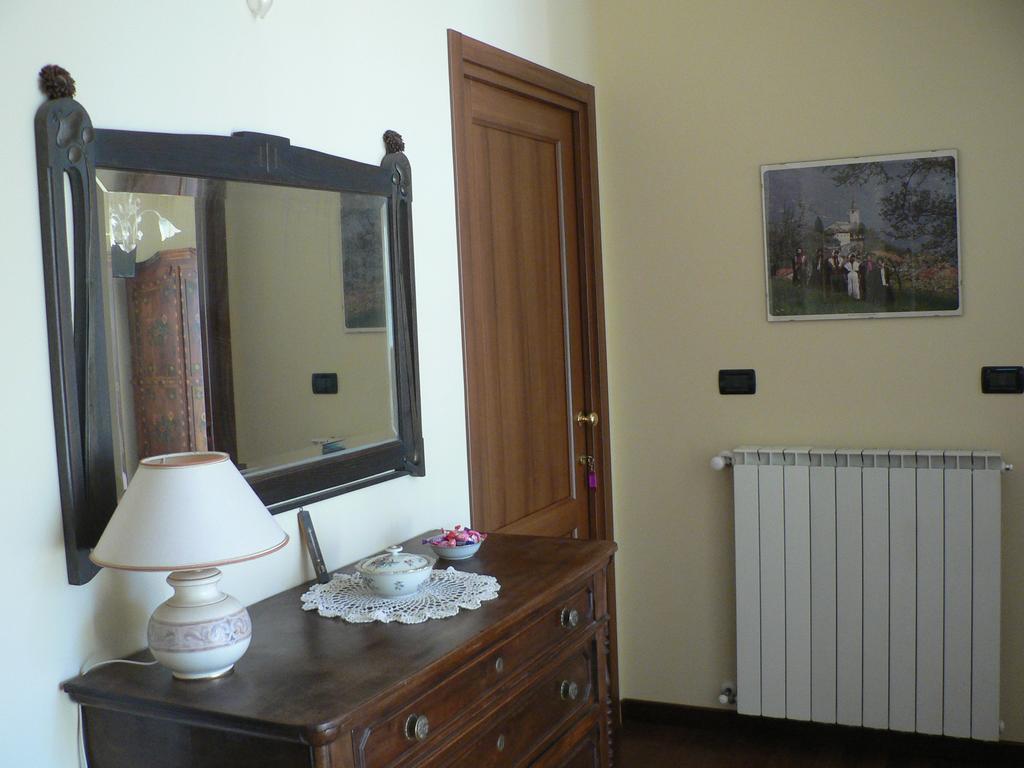 Bed and Breakfast La Via Del Sole Суза Екстер'єр фото